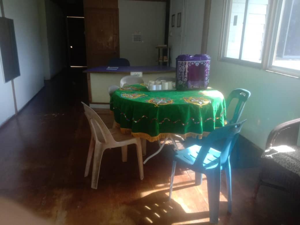 Mulu Homestay Екстериор снимка