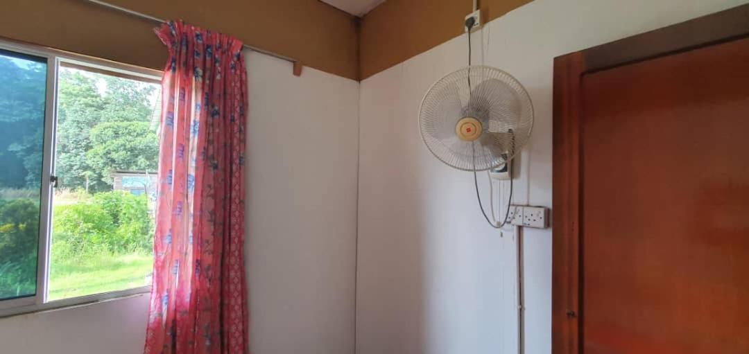 Mulu Homestay Екстериор снимка